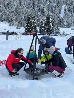 Feu et chamallows grillés Agence Poudre d'Escampette