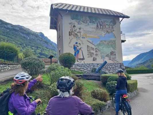 Cultural bike ride in the Giffre Mountains