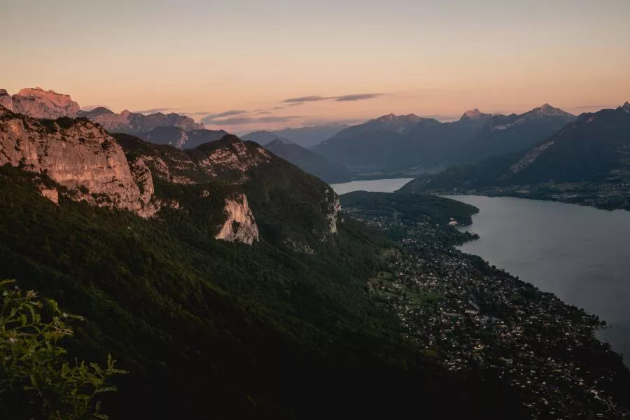 Sunset Experience with an Apéritif above Lake Annecy