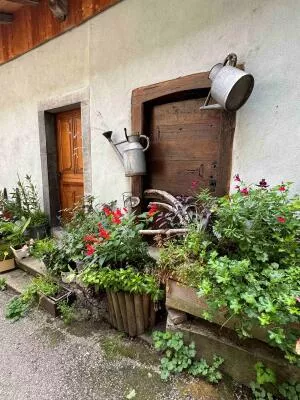 Old house on Montée du Char, Taninges