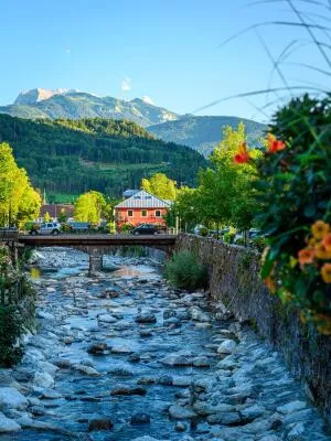 Lights over Taninges and the Foron River