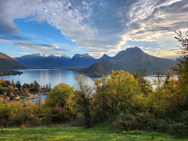 Le lac d'Annecy et la baie de Talloires