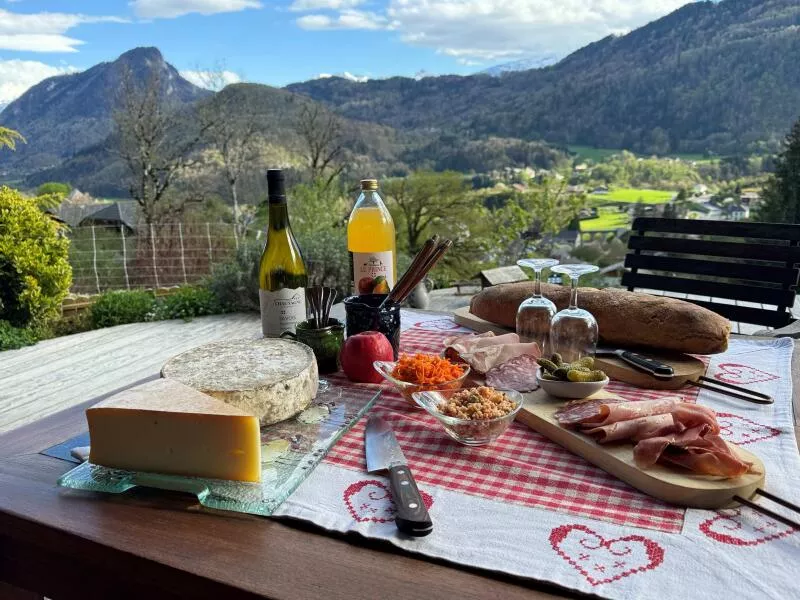 Tasting - snack - picnic