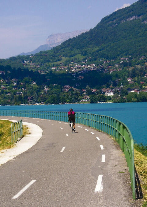 Tour du lac d'Annecy insolite