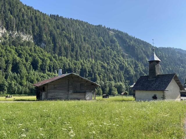 Discover secret places, experience villages differently