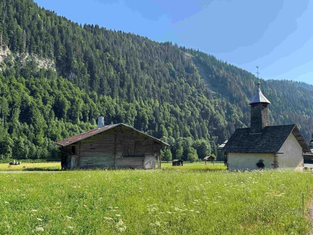 Villages oubliés et trésors cachés